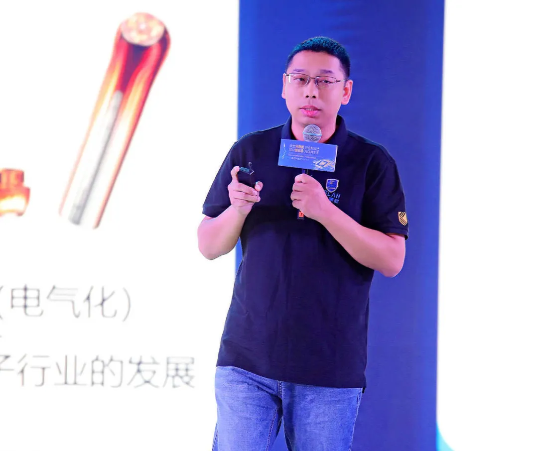 【聚焦热点】珂蓝集团--全球问题肌标准峰会暨千席铺王智启盛典在重庆举行